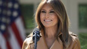 Trump dice primera dama saldrá de hospital en “2 o 3 días”