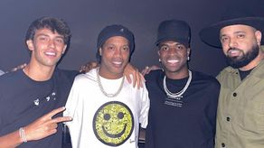 BCA comparte con Ronaldinho