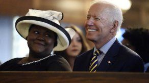 Biden dice que escogió Carolina del Sur para disculparse