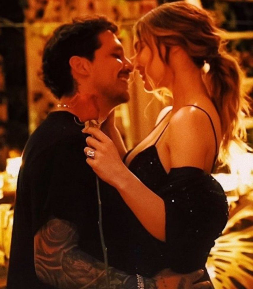 Así es el millonario anillo de compromiso que Christian Nodal le ha entregado a Belinda