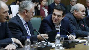 Tsipras: Negociar una solución a la deuda es la prioridad