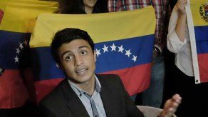 Venezuela libera a opositor y lo envía a España