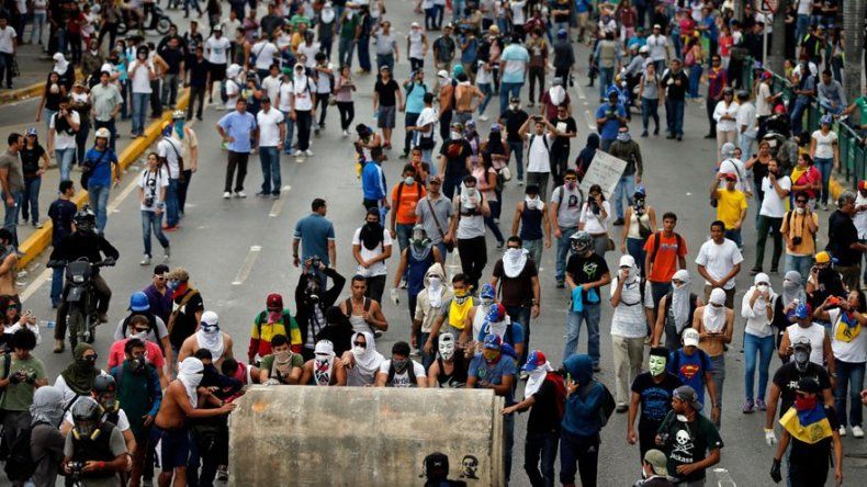 Maduro anuncia detención de jefes protestas violentas