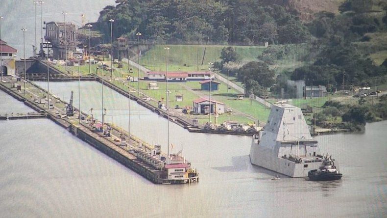 Destructor de EEUU de última generación hace parada en Panamá