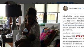 Lolita no podría ser más feliz cuando ejerce de niñera de su nieto Noah