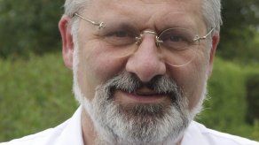 Doctor usa programa de TV para sus diagnósticos