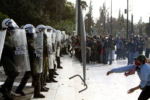 Nuevas protestas y disturbios en Grecia