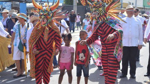 Unión de Santeños anuncia el gran desfile de carretas. Unión de Santeños anuncia el gran desfile de carretas.