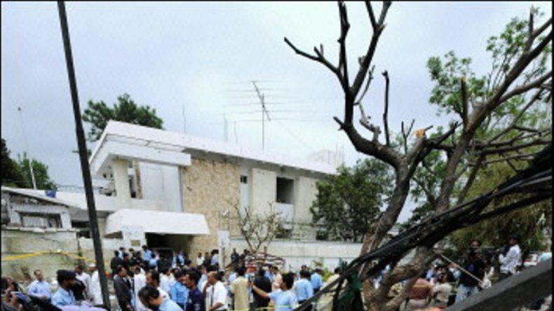 Al menos 8 muertos en atentado contra embajada en Pakistán