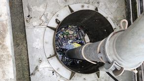 La basura que logra entrar a las tuberías deteriora mucho más rápido las bombas.&nbsp;