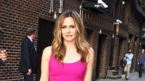 Alicia Silverstone atribuye la salud de hierro de su hijo a su dieta vegana