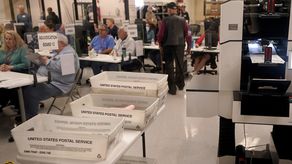 Mucha de las aseveraciones en Pensilvania desde las elecciones se han enfocado en las explicaciones falsas sobre el tiempo que toma el conteo de votos.