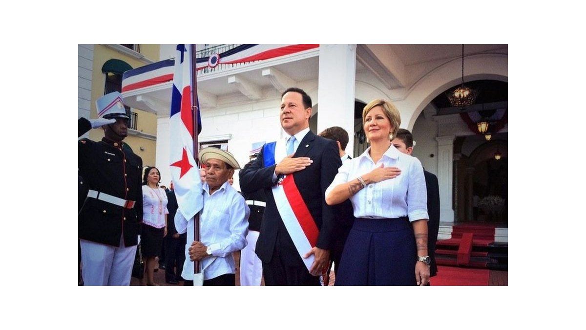 Con la izada de la Bandera y el Himno Nacional, inician actos del 4 de nov.