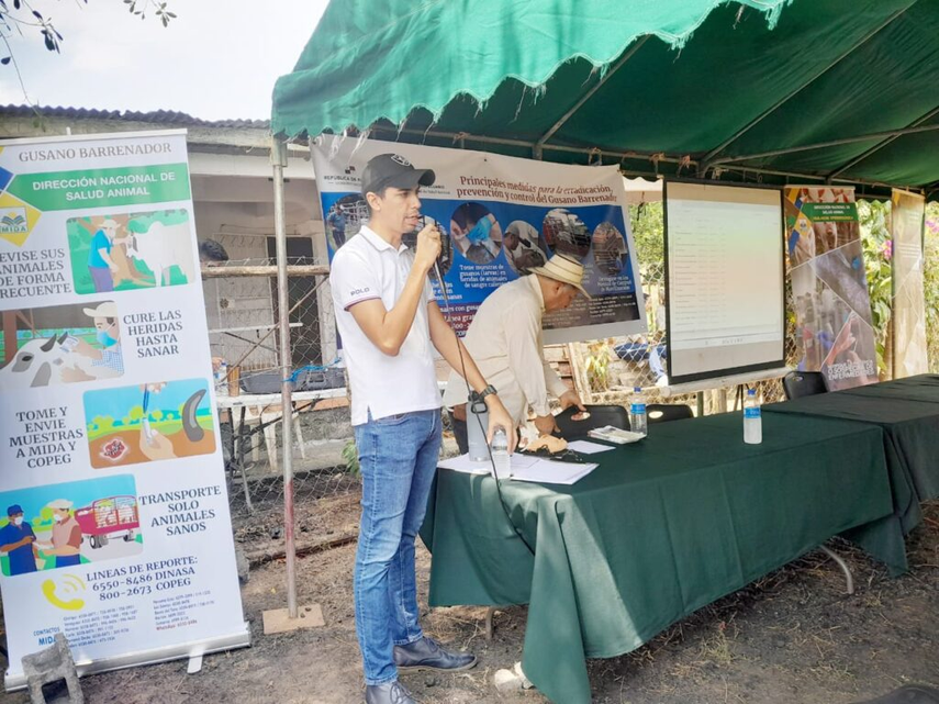 La jornada de capacitación del MIDA contó con la participación de destacados médicos veterinarios La jornada de capacitación del MIDA contó con la participación de destacados médicos veterinarios 