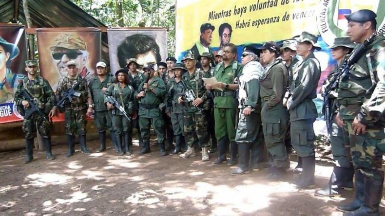 Fiscalía pide capturar a Márquez y otros 12 disidentes por volver a las armas