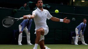Novak Djokovic se pasea en la primera ronda de Wimbledon