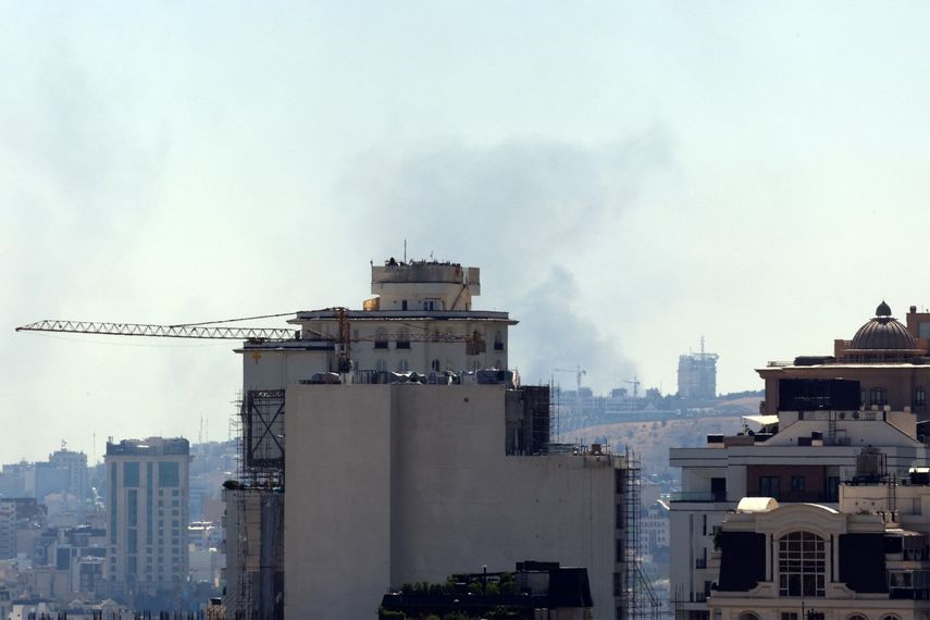 Los bombardeos mutuos dejaron al menos 224 muertos en Irán y 24 en Israel. Los bombardeos mutuos dejaron al menos 224 muertos en Irán y 24 en Israel.