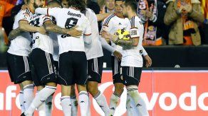 Valencia busca la redención ante su afición contra un Almería también herido