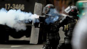 Gobierno colombiano informa de 11 policías heridos en protesta campesina