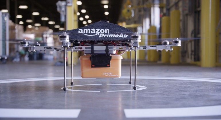 Autorizan a Amazon a probar sus drones para entregar paquetes en EEUU