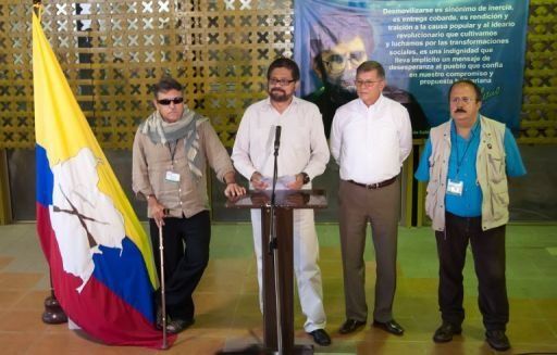 FARC aspiran a aplicar en Colombia un modelo de paz como el de Irlanda