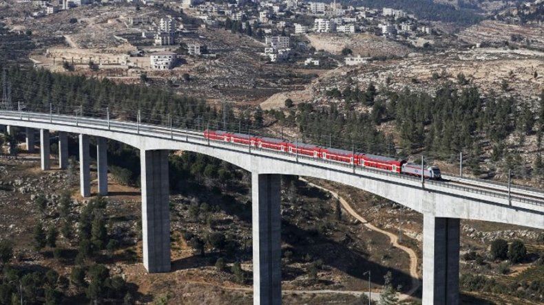 El nuevo tren de alta velocidad de Israel llega tras años de espera