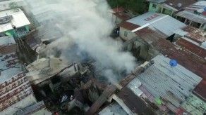 Autoridades evalúan situación de familias afectadas por incendio en Colón