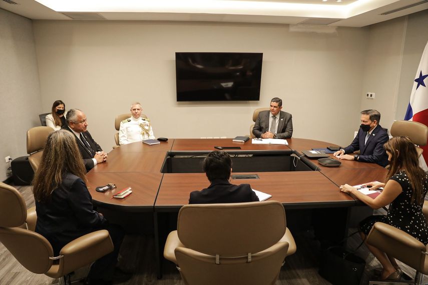 Reunión entre el mandatario panameño