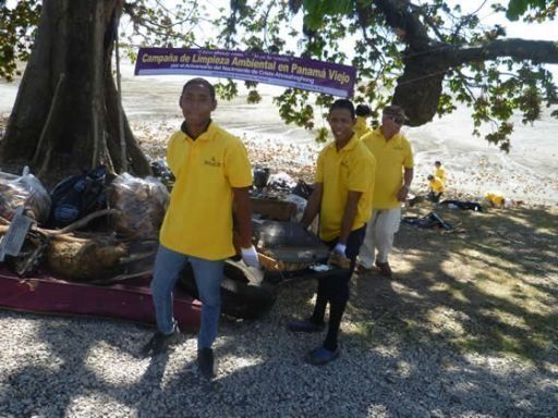 Realizan limpieza de playa en Panamá Viejo