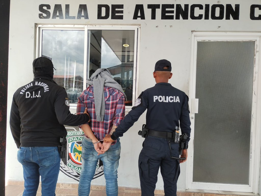 Detienen a presunto miembro de San 23 en plaza comercial&nbsp;