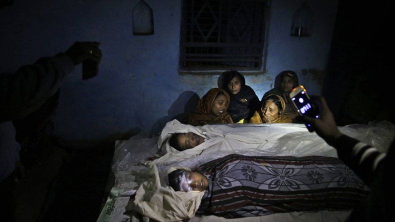 Choque en India deja al menos 24 niños muertos