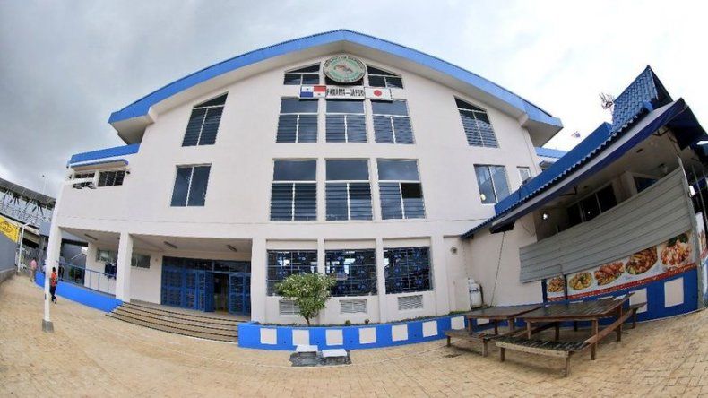 Reinauguran la sección de minoristas del Mercado de Mariscos