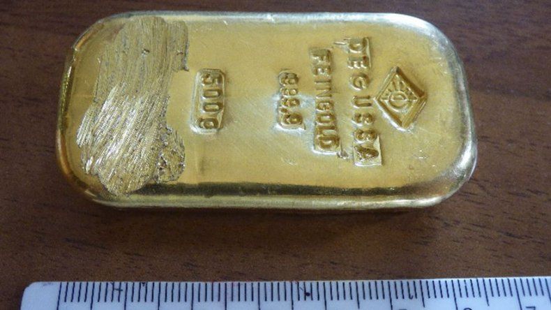 Adolescente encuentra oro en lago alpino alemán