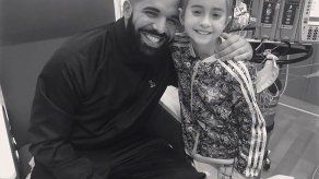 Drake visita a niña hospitalizada que lo invitó a su cumpleaños