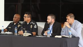 Los jefes de seguridad de los bancos manifestaron sus inquietudes. Los jefes de seguridad de los bancos manifestaron sus inquietudes.