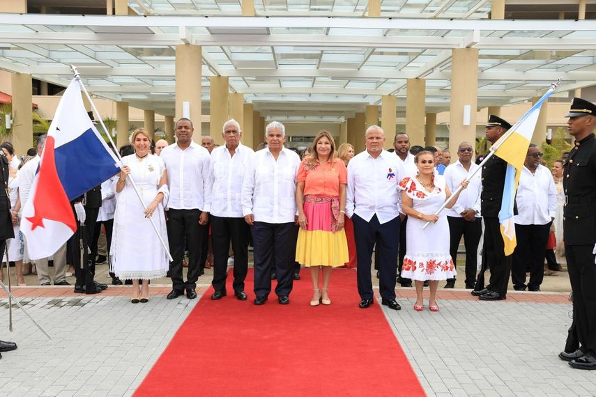 Presidente Mulino encabeza celebración por la consolidación de la Separación de Panamá de Colombia en Colón