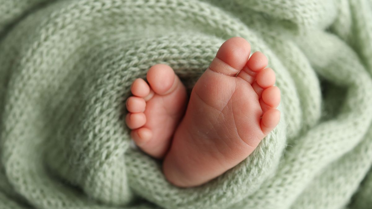 Menor de 16 años abandona a su bebé Menor de 16 años abandona a su bebé