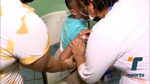 Decenas de niños son vacunados en jornada de inmunización en San Miguelito