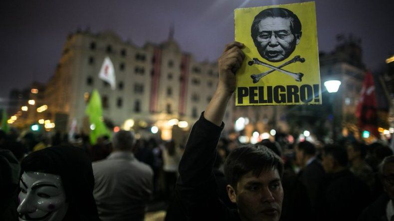 Cientos de personas marchan en rechazo a actos de corrupción y fujimorismo