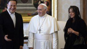 Varela invitó a Panamá al Papa y dialogó sobre la Cumbre de las Américas Varela invitó a Panamá al Papa y dialogó sobre la Cumbre de las Américas