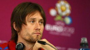 Mertesacker y Rosicky extienden sus contratos con el Arsenal