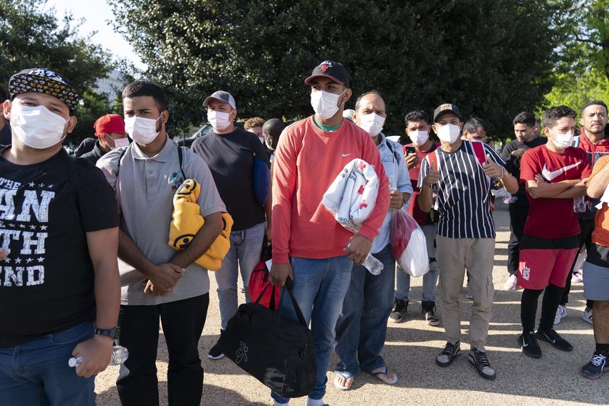 La municipalidad estima que hasta 200 autobuses han arribado para dejar en la estación ferroviaria Union Station a unos 4