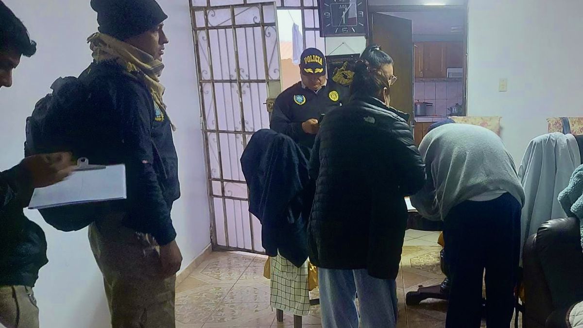 La operación de la fiscalía se realiza en forma simultánea en varias ciudades de Perú y se inició al amanecer.