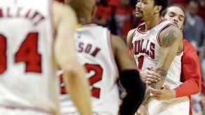 Bulls se adelantan a Cavs en playoffs del Este con canastazo de Rose