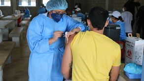 Jornadas de vacunación contra covid-19 en centros penitenciarios.