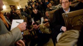 EU deja que Irak determine si lanzazapatos fue torturado