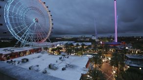 Padres demandan tras muerte de hijo en atracción en Florida