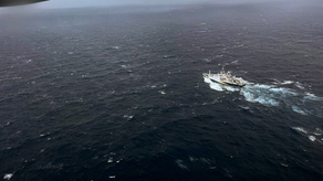 Encuentran escombros dentro del área de búsqueda del sumergible cerca del Titanic.