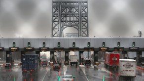 Arrestan a hombre en EEUU que debe 308.600 dólares por peajes no pagados