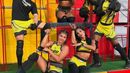 Calle 7 El equipo amarillo gana la tercera del día . Calle 7 El equipo amarillo gana la tercera del día .